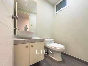 Cerca a Av. Primavera y Panamericana Sur | Piso 3 | Vista a parque | Pet friendly