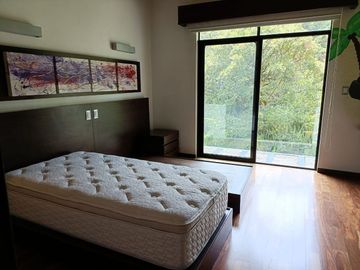 CASA EN VENTA EN HERMOSO FRACCIONAMIENTO ARBOLADO