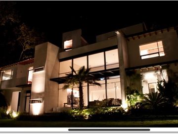 CASA EN VENTA EN HERMOSO FRACCIONAMIENTO ARBOLADO