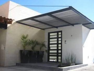 CASA EN VENTA EN HERMOSO FRACCIONAMIENTO ARBOLADO