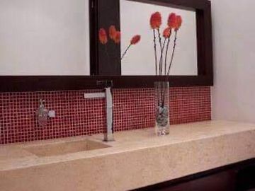 CASA EN VENTA EN HERMOSO FRACCIONAMIENTO ARBOLADO