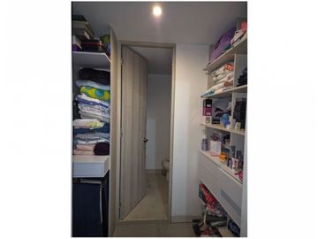 Apartamento para la venta en la Loma de los Bernal