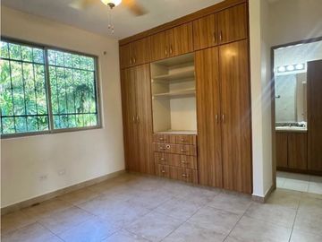 VENTA o ALQUILER CASA  EN CLAYTON 246 M2 PH EMBASSY GARDEN MLD