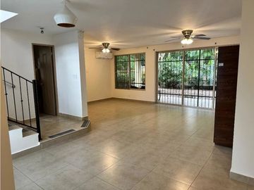 VENTA o ALQUILER CASA  EN CLAYTON 246 M2 PH EMBASSY GARDEN MLD