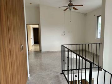 VENTA o ALQUILER CASA  EN CLAYTON 246 M2 PH EMBASSY GARDEN MLD