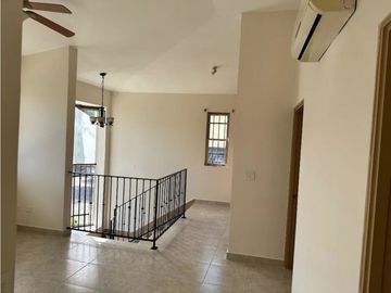 VENTA o ALQUILER CASA  EN CLAYTON 246 M2 PH EMBASSY GARDEN MLD