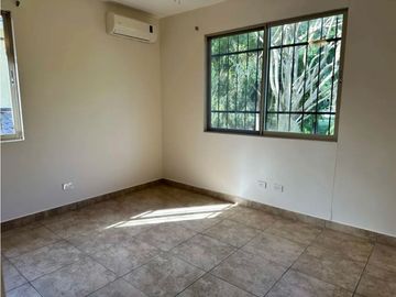 VENTA o ALQUILER CASA  EN CLAYTON 246 M2 PH EMBASSY GARDEN MLD