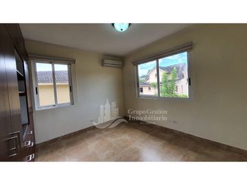 CASA EN CLAYTON EMBASSY GARDENS 300M2 DISPONIBLE EN JILIO JP