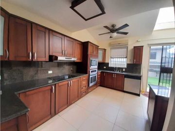 CASA EN CLAYTON EMBASSY GARDENS 300M2 DISPONIBLE EN JILIO JP