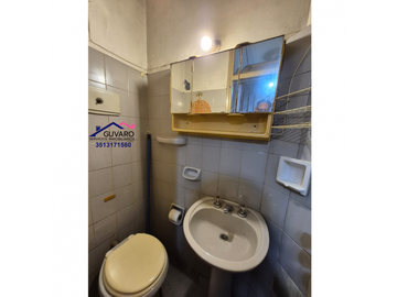 Se Vende  Dpto Centrico de 2 DOR.y Dep. de Servicio. c/baño