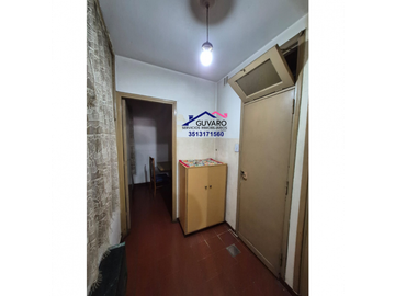 Se Vende  Dpto Centrico de 2 DOR.y Dep. de Servicio. c/baño