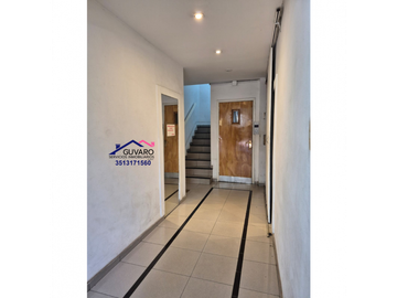 Se Vende  Dpto Centrico de 2 DOR.y Dep. de Servicio. c/baño