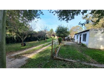 Casa en venta sobre terreno de 740 m2 totales. Cel. 223542----