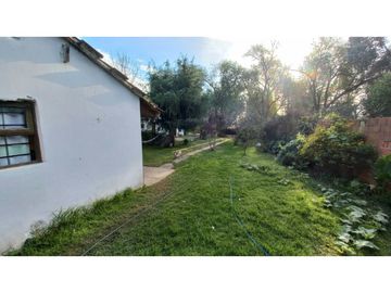 Casa en venta sobre terreno de 740 m2 totales. Cel. 223542----