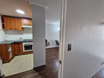 Grace Kelm Vende Depto impecable de 42 m2/ 1 dorm en suite C/bod en Santiago