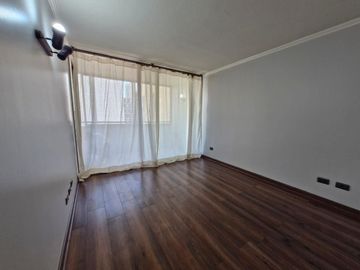 Grace Kelm Vende Depto impecable de 42 m2/ 1 dorm en suite C/bod en Santiago