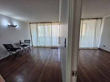 Grace Kelm Vende Depto impecable de 42 m2/ 1 dorm en suite C/bod en Santiago