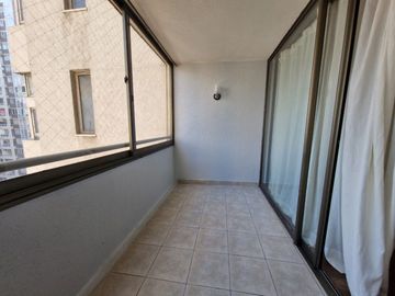 Grace Kelm Vende Depto impecable de 42 m2/ 1 dorm en suite C/bod en Santiago
