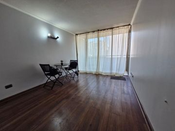 Grace Kelm Vende Depto impecable de 42 m2/ 1 dorm en suite C/bod en Santiago