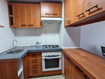 Grace Kelm Vende Depto impecable de 42 m2/ 1 dorm en suite C/bod en Santiago