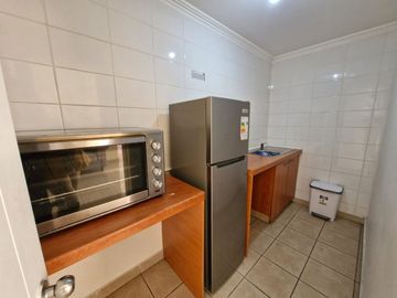 Grace Kelm Vende Depto impecable de 42 m2/ 1 dorm en suite C/bod en Santiago
