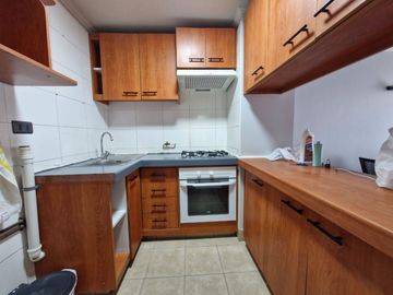 Grace Kelm Vende Depto impecable de 42 m2/ 1 dorm en suite C/bod en Santiago