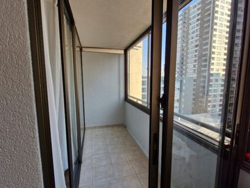 Grace Kelm Vende Depto impecable de 42 m2/ 1 dorm en suite C/bod en Santiago
