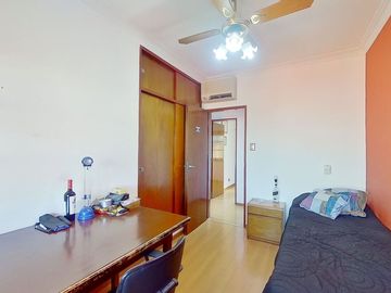 VENTA CASA 5 AMB PATIO Y COCHERA VILLA LUZURIAGA