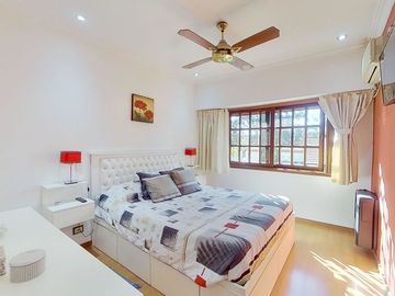 VENTA CASA 5 AMB PATIO Y COCHERA VILLA LUZURIAGA