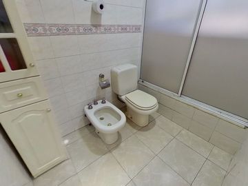 VENTA CASA 5 AMB PATIO Y COCHERA VILLA LUZURIAGA