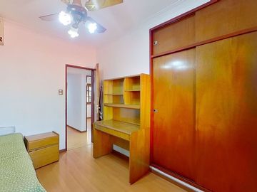 VENTA CASA 5 AMB PATIO Y COCHERA VILLA LUZURIAGA