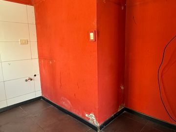 Departamento de 2 Ambientes  frente con ventanas  Apto profesional x Escalera