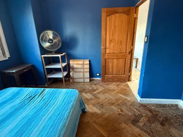 Departamento de 2 Ambientes  frente con ventanas  Apto profesional x Escalera