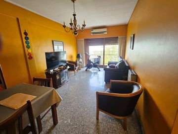 Venta depto frente 3 ambientes cochera Mataderos