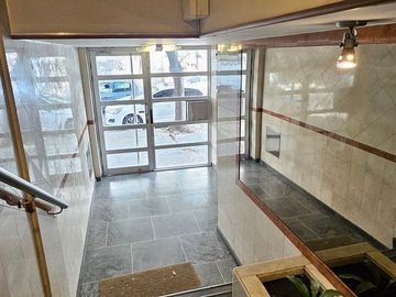 Venta depto frente 3 ambientes cochera Mataderos