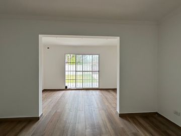 QUINTA A ESTRENAR EN VENTA LOTE 1600 LA REJA
