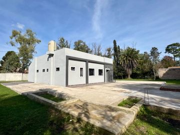 QUINTA A ESTRENAR EN VENTA LOTE 1600 LA REJA