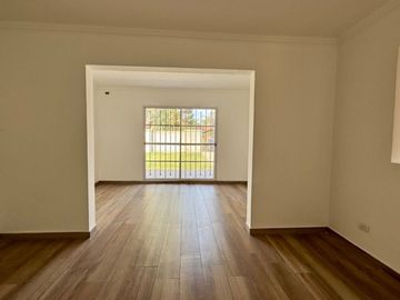 QUINTA A ESTRENAR EN VENTA LOTE 1600 LA REJA