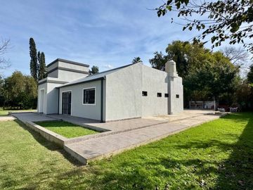 QUINTA A ESTRENAR EN VENTA LOTE 1600 LA REJA