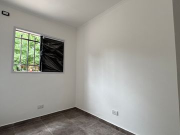 QUINTA A ESTRENAR EN VENTA LOTE 1600 LA REJA