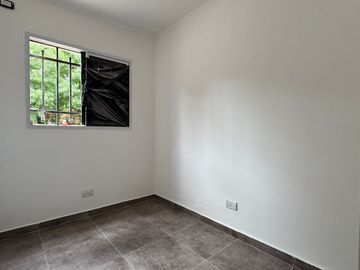 QUINTA A ESTRENAR EN VENTA LOTE 1600 LA REJA