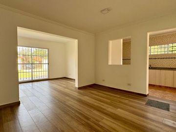 QUINTA A ESTRENAR EN VENTA LOTE 1600 LA REJA