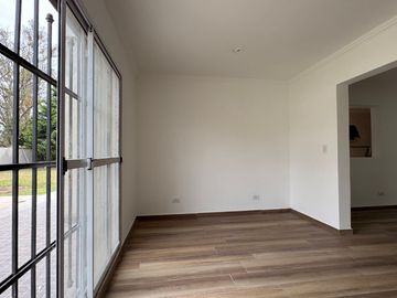 QUINTA A ESTRENAR EN VENTA LOTE 1600 LA REJA