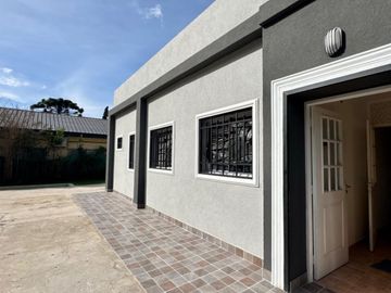 QUINTA A ESTRENAR EN VENTA LOTE 1600 LA REJA