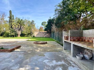 QUINTA A ESTRENAR EN VENTA LOTE 1600 LA REJA