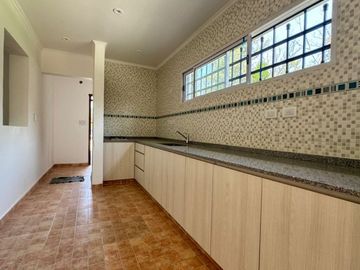 QUINTA A ESTRENAR EN VENTA LOTE 1600 LA REJA