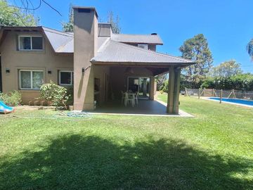 VENTA CASA 4 AMBIENTES COUNTRY BANCO PROVINCIA