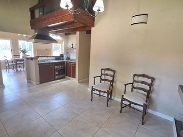VENTA CASA 4 AMBIENTES COUNTRY BANCO PROVINCIA