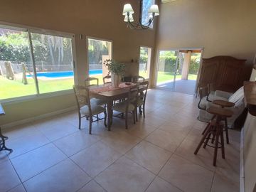 VENTA CASA 4 AMBIENTES COUNTRY BANCO PROVINCIA