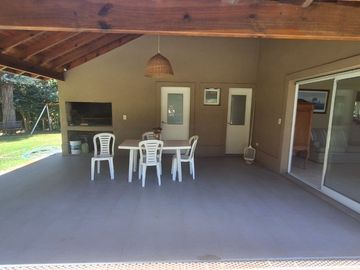 VENTA CASA 4 AMBIENTES COUNTRY BANCO PROVINCIA